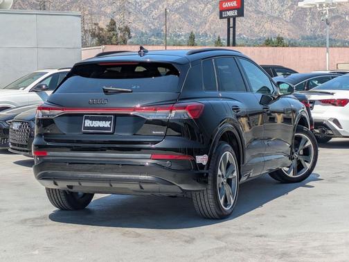 Mythos Black Metallic 2024 Audi Q4 e-tron Premium Plus 50 quattro