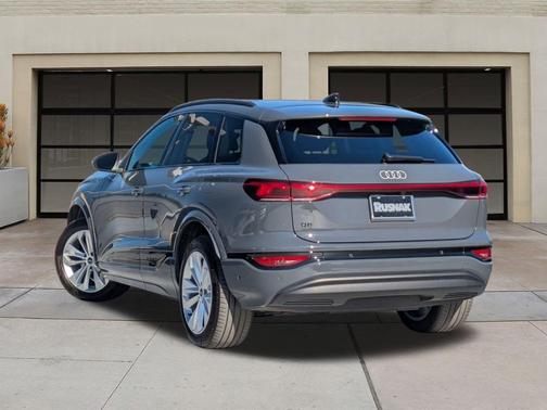 2025 Audi Q6 e-tron Premium