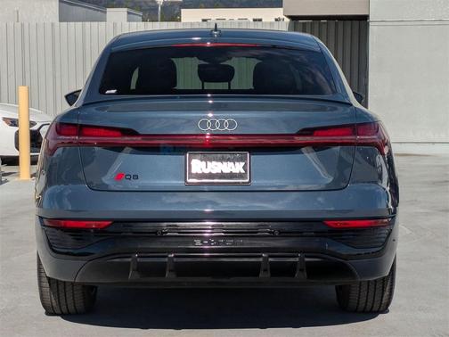 2024 Audi Q8 e-tron Premium Plus