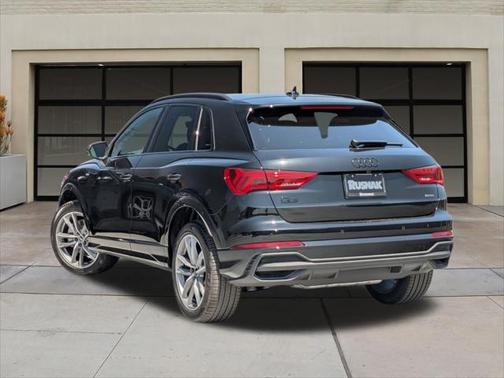 2025 Audi Q3 Premium 45 TFSI S line quattro Tiptronic