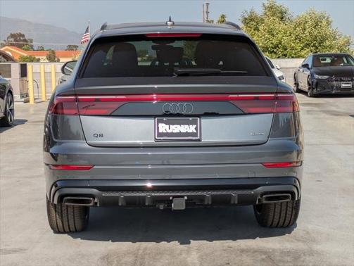 2025 Audi Q8 55 Premium Plus
