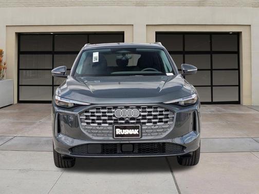 Tambora Gray Metallic 2026 Audi Q5 Premium Plus TFSI quattro S tronic