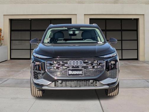 Mythos Black Metallic 2026 Audi Q3 S line