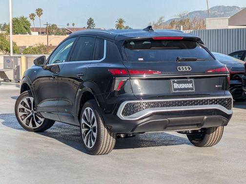 2026 Audi Q3 S line