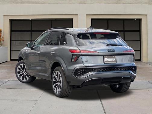Daytona Gray Pearl Effect 2026 Audi Q3 TFSI quattro S tronic