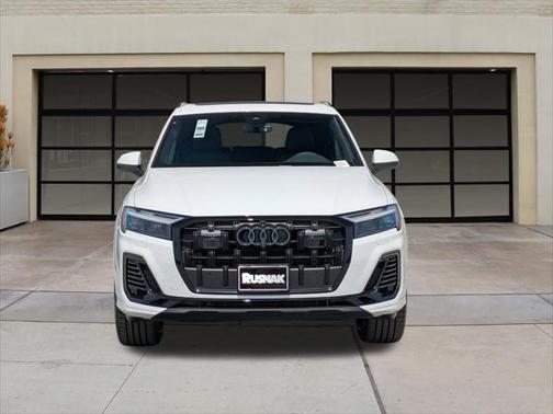 2025 Audi Q7 55 Premium Plus