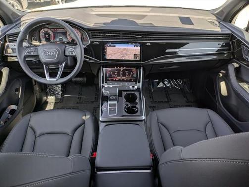 2025 Audi Q7 55 Premium Plus