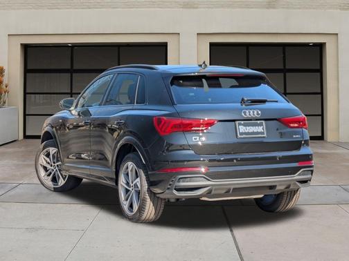 2025 Audi Q3 Premium 45 TFSI S line quattro Tiptronic