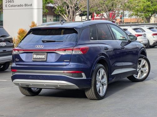 Navarra Blue Metallic 2023 Audi Q4 e-tron Prestige 50 quattro