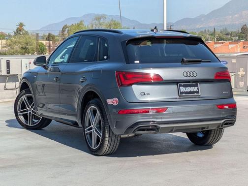 Daytona Gray Pearl Effect 2023 Audi Q5 55 S line Prestige