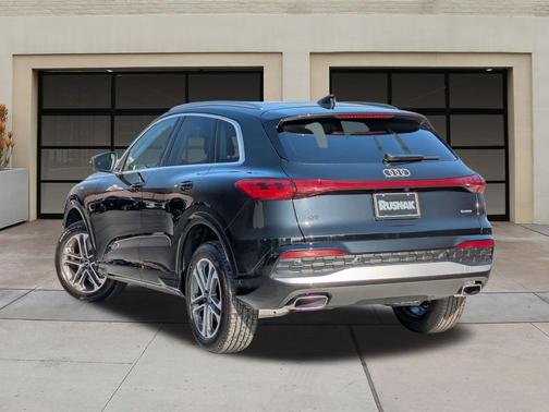 2025 Audi Q5 Premium TFSI quattro S tronic