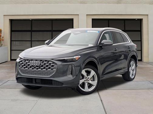 Tambora Gray Metallic 2025 Audi Q5 Premium Plus TFSI quattro S tronic