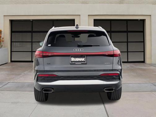 Tambora Gray Metallic 2025 Audi Q5 Premium Plus TFSI quattro S tronic