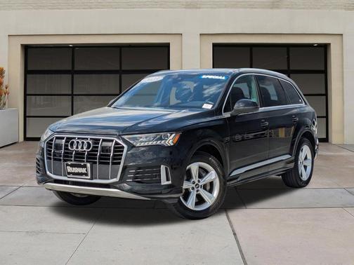 Mythos Black Metallic 2023 Audi Q7 45 Premium Plus