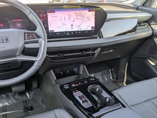 2025 Audi Q6 e-tron Premium quattro