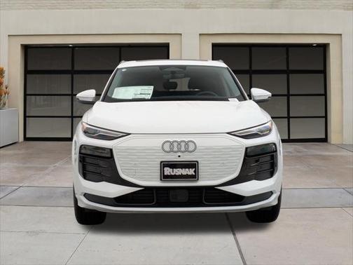 2025 Audi Q6 e-tron Premium quattro