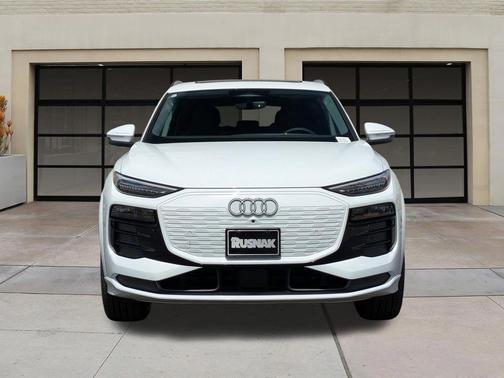 Glacier White 2025 Audi Q6 e-tron Premium Plus quattro