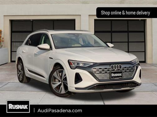 2024 Audi Q8 e-tron Premium