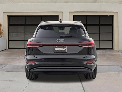2025 Audi Q6 e-tron Premium Plus quattro