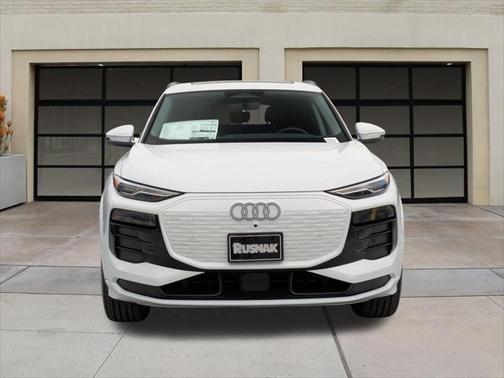 2025 Audi Q6 e-tron Premium