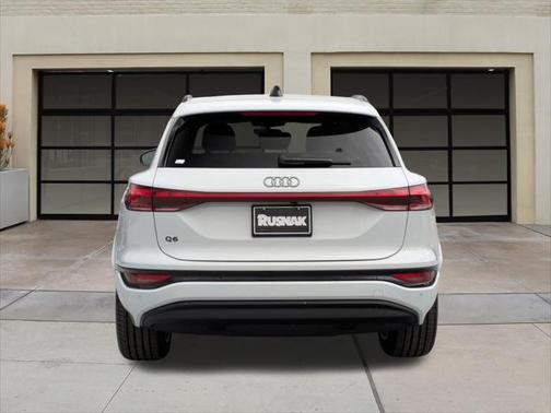 2025 Audi Q6 e-tron Premium