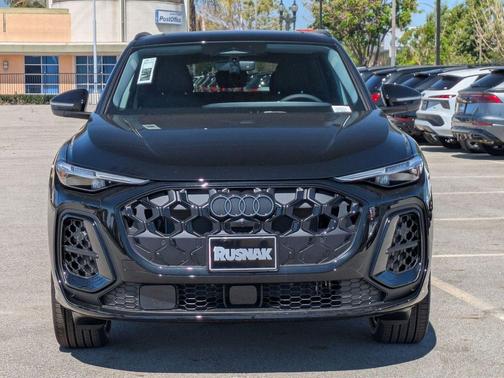 Mythos Black Metallic 2026 Audi Q5 Premium Plus TFSI quattro S tronic