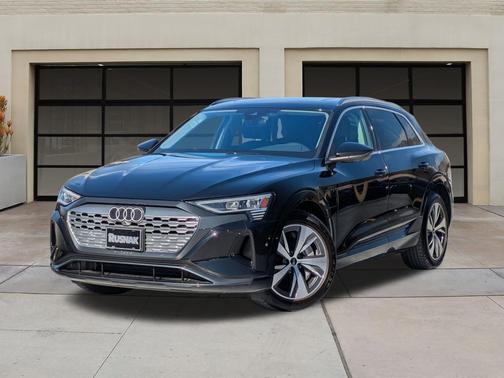 2024 Audi Q8 e-tron Premium Plus