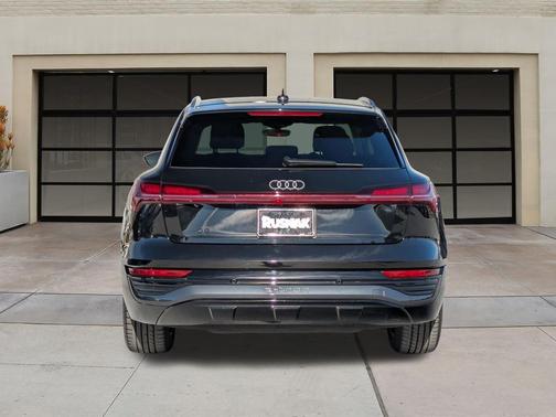 2024 Audi Q8 e-tron Premium Plus