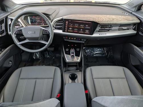 2025 Audi Q4 e-tron Premium Plus 55 quattro