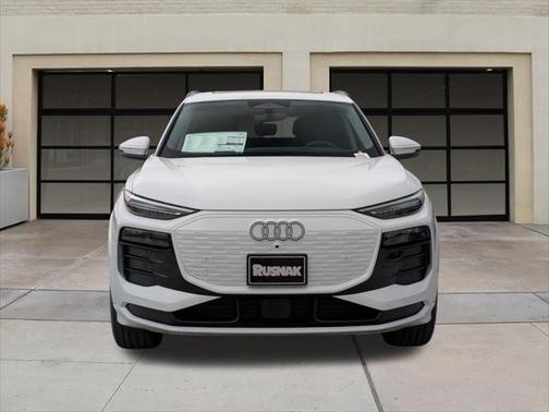 2025 Audi Q6 e-tron Premium Plus quattro