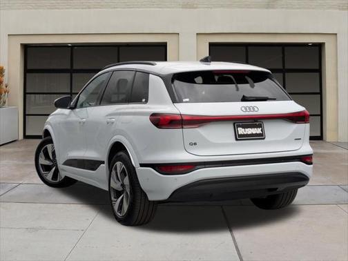2025 Audi Q6 e-tron Premium Plus quattro
