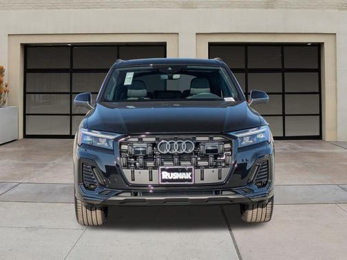 2026 Audi Q7 45 Premium Plus