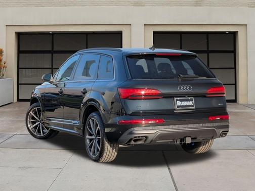 2026 Audi Q7 45 Premium Plus