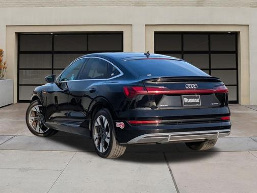 2022 Audi e-tron Sportback S line Premium