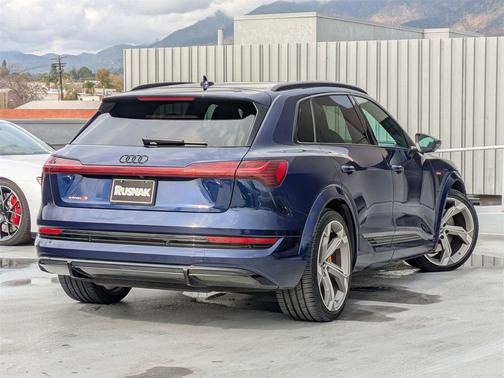 2023 Audi e-tron S Premium Plus quattro