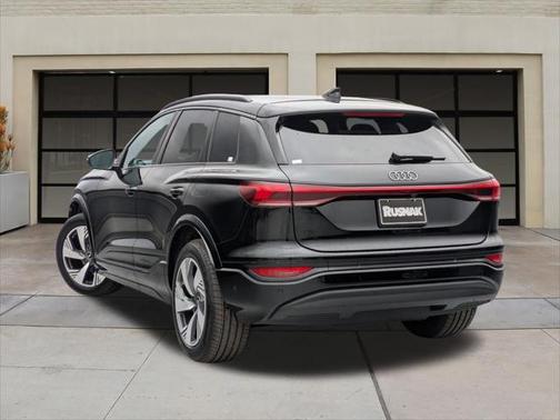 2025 Audi Q6 e-tron Premium Plus quattro