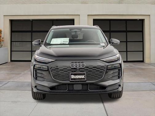 2025 Audi Q6 e-tron Premium Plus quattro