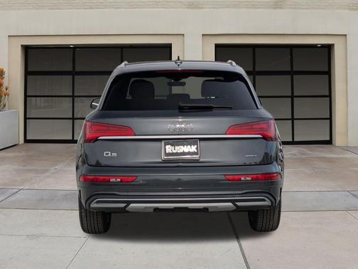 2023 Audi Q5 40 Premium Plus
