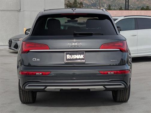 2023 Audi Q5 40 Premium Plus