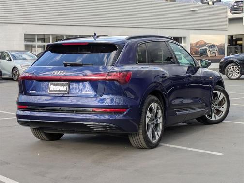 2022 Audi e-tron Premium