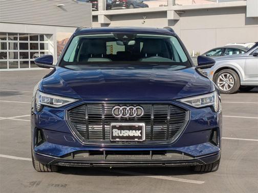 2022 Audi e-tron Premium