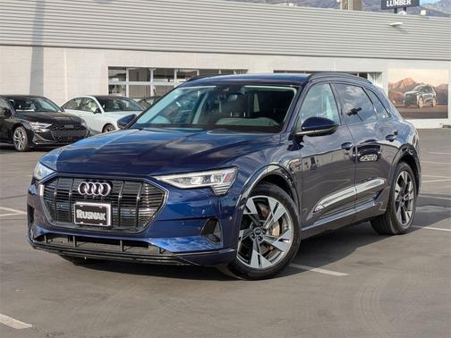 2022 Audi e-tron Premium