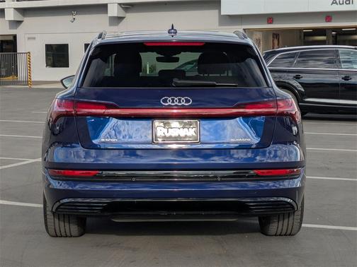 2022 Audi e-tron Premium
