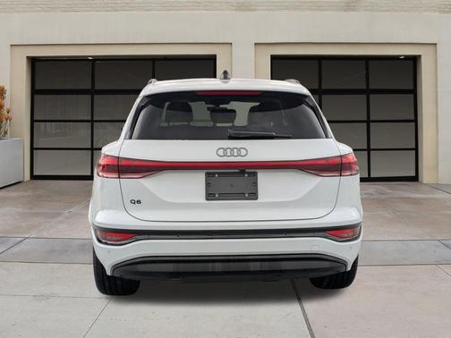 2025 Audi Q6 e-tron Premium
