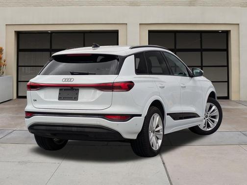 2025 Audi Q6 e-tron Premium