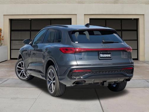 Daytona Gray 2026 Audi Q5 Premium Plus TFSI quattro S tronic