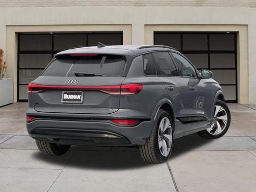 2025 Audi Q6 e-tron Premium Plus quattro