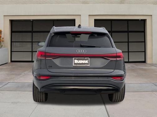 2025 Audi Q6 e-tron Premium Plus quattro