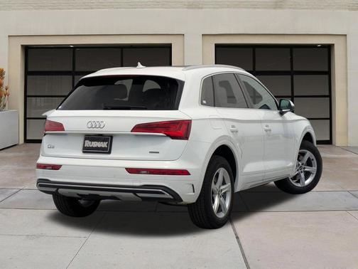 Ibis White 2023 Audi Q5 40 Premium