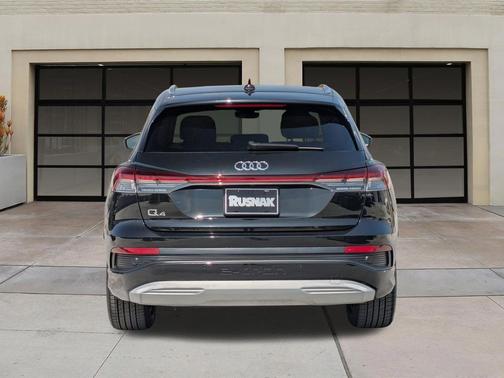 Mythos Black Metallic 2023 Audi Q4 e-tron Premium Plus 40 RWD
